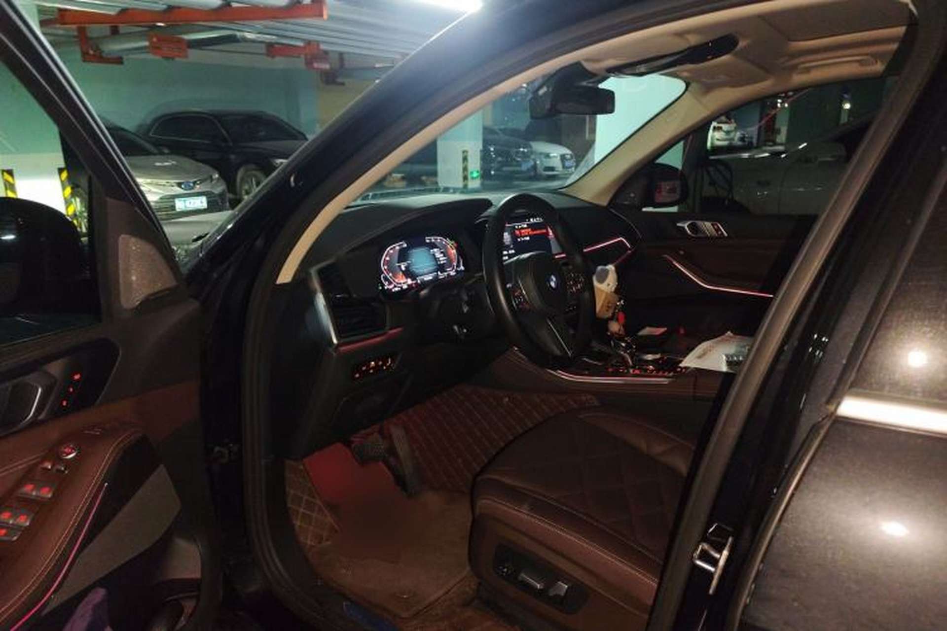 Used BMW X5 2022 xDrive 30Li M Sport Package Interior 3