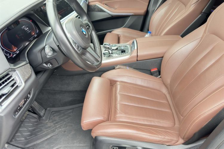Used BMW X5 2022 xDrive40i Luxury Edition M Sport Package Interior 4