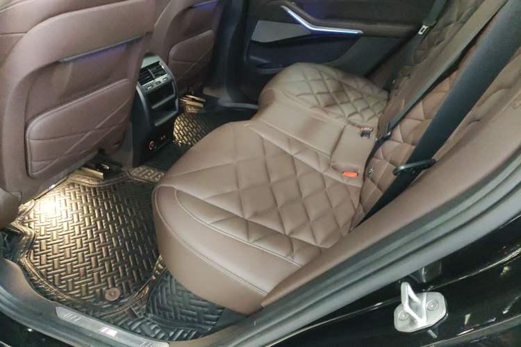 Used BMW X5 2022 Restyled xDrive 30Li Luxury Version M Sport Package Interior 4