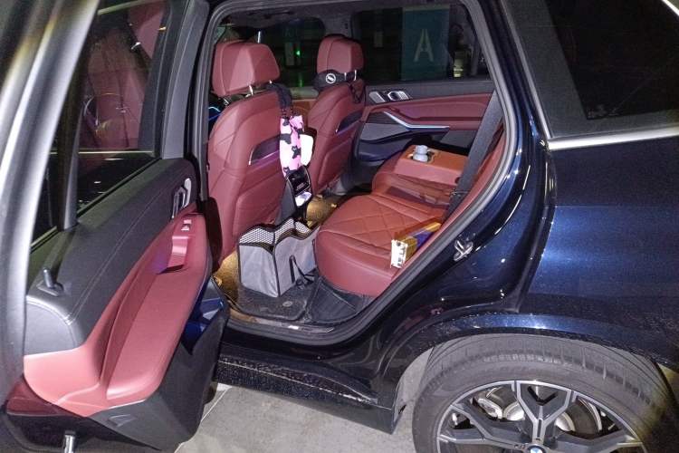 Used BMW X5 2022 Restyled xDrive 40Li M Sport Package Interior 4
