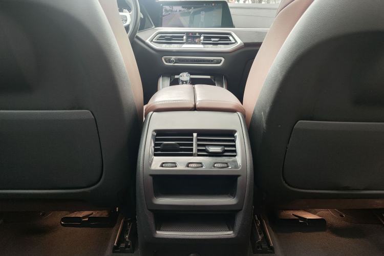 Used BMW X5 2022 xDrive30i M Sport Package Interior 4