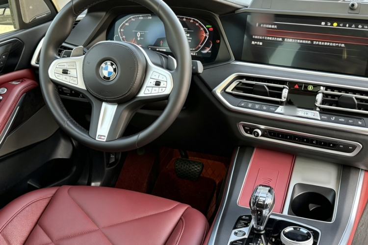 Used BMW X5 2022 Restyled xDrive 30Li M Sport Package Interior 4