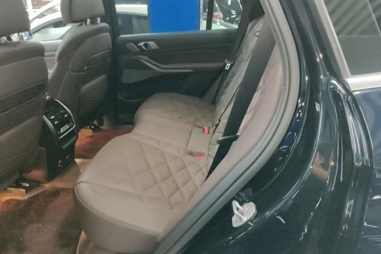 Used BMW X5 2022 Restyled xDrive 40Li Luxury Edition M Sport Package Interior 4