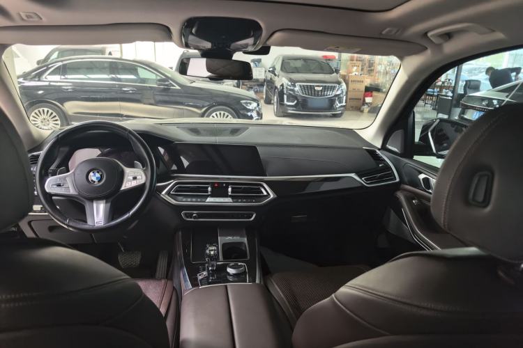 Used BMW X5 2022 xDrive 30Li Luxury M Sport Package Interior 4