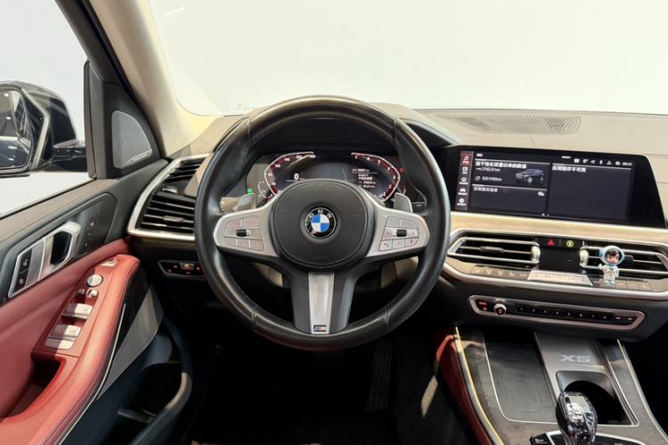 Used BMW X5 2022 xDrive 30Li Luxury M Sport Package Interior 4