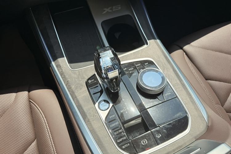 Used BMW X5 2022 Restyled xDrive 30Li M Sport Package Interior 4