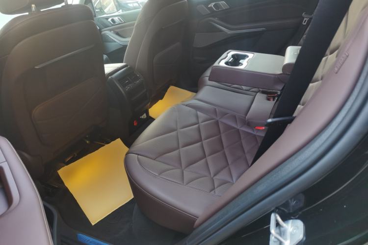 Used BMW X5 2022 xDrive 30Li Luxury M Sport Package Interior 4