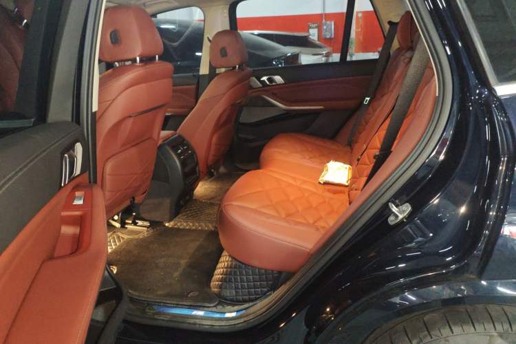Used BMW X5 2022 Restyled xDrive 30Li Luxury Version M Sport Package Interior 4