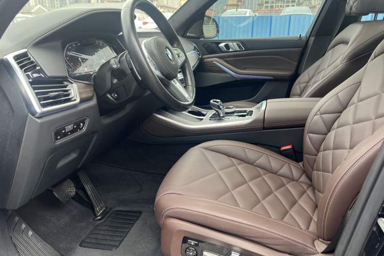 Used BMW X5 2022 Restyled xDrive 40Li Luxury Edition M Sport Package Interior 4