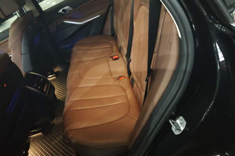 Used BMW X5 2022 xDrive40i Luxury Edition M Sport Package Interior 4