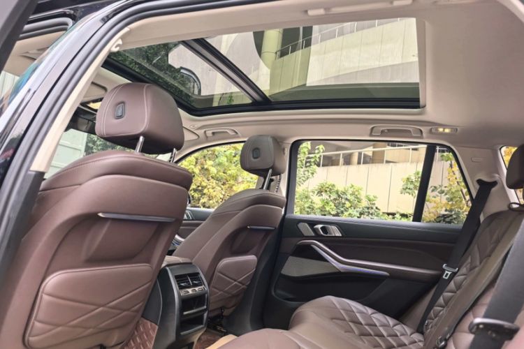 Used BMW X5 2022 xDrive 30Li Luxury M Sport Package Interior 5