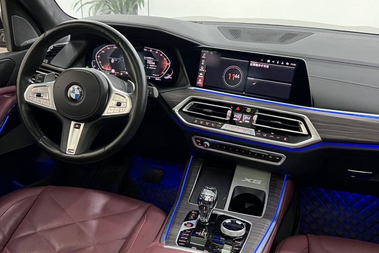 Used BMW X5 2022 Restyled xDrive 40Li Luxury Edition M Sport Package Interior 6