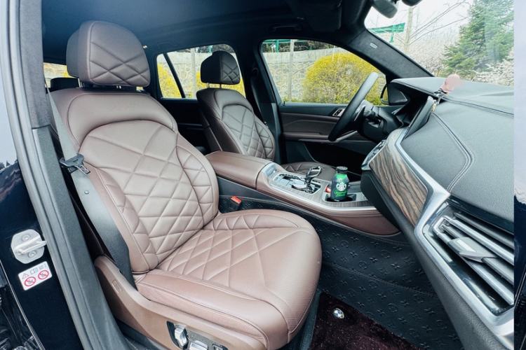 Used BMW X5 2022 xDrive 40Li M Sport Package Interior 6