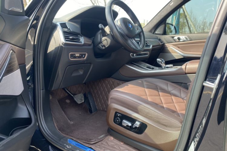Used BMW X5 2022 xDrive 40Li M Sport Package Interior 6