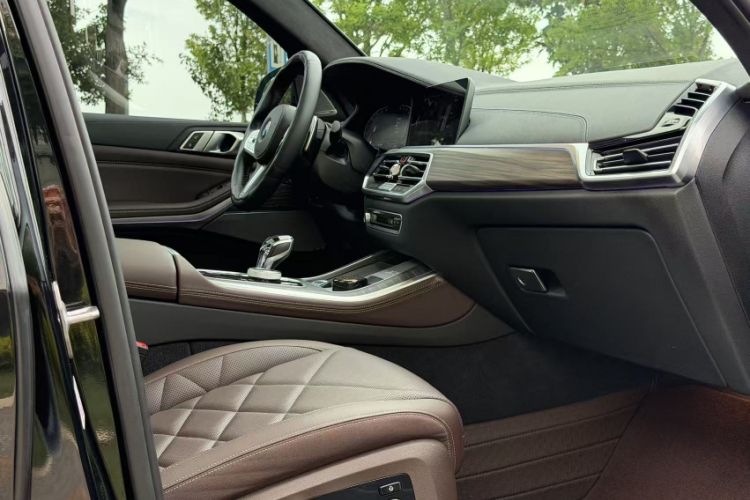 Used BMW X5 2022 Restyled xDrive 40Li M Sport Package Interior 6