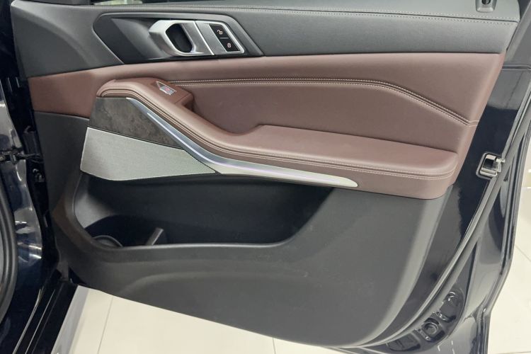 Used BMW X5 2022 xDrive 30Li Luxury M Sport Package Interior 6