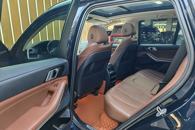 Used BMW X5 2022 xDrive30i M Sport Package Interior 6