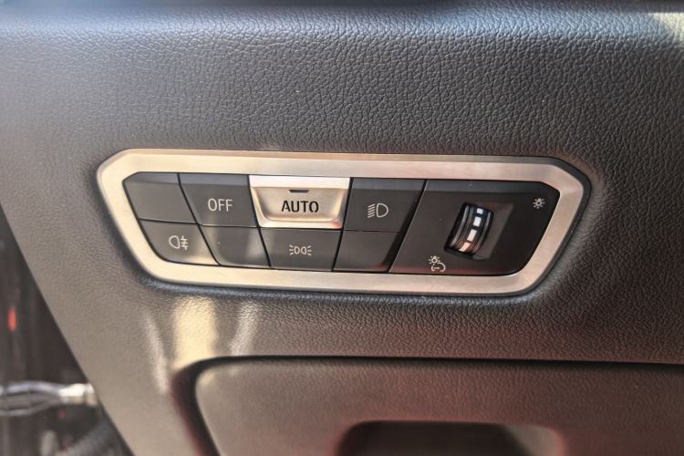 Used BMW X5 2022 Restyled xDrive 40Li Luxury Edition M Sport Package Interior 7
