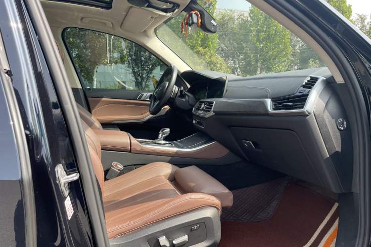 Used BMW X5 2022 xDrive30i M Sport Package Interior 7