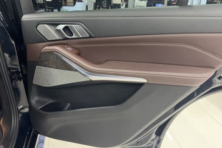 Used BMW X5 2022 xDrive 30Li Luxury M Sport Package Interior 7