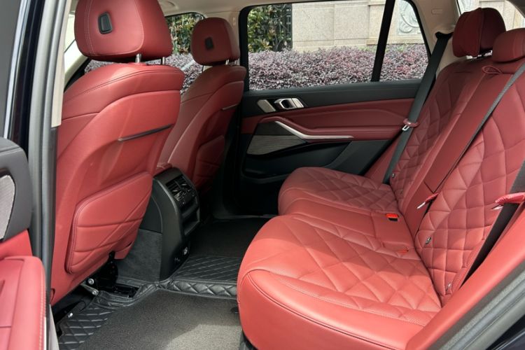 Used BMW X5 2022 Restyled xDrive 30Li Luxury Version M Sport Package Interior 7