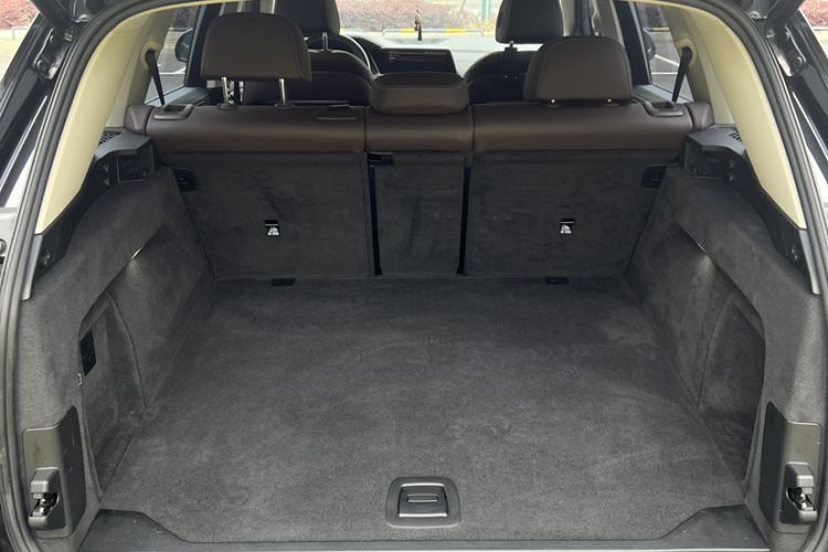 Used BMW X5 2022 xDrive 30Li M Sport Package Interior 7