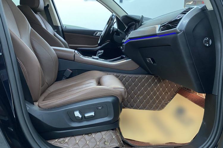 Used BMW X5 2022 xDrive30i M Sport Package Interior 8
