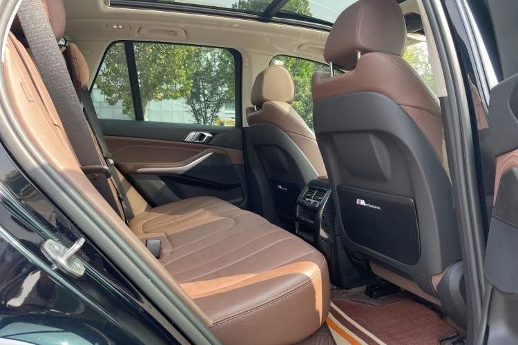 Used BMW X5 2022 xDrive30i M Sport Package Interior 8