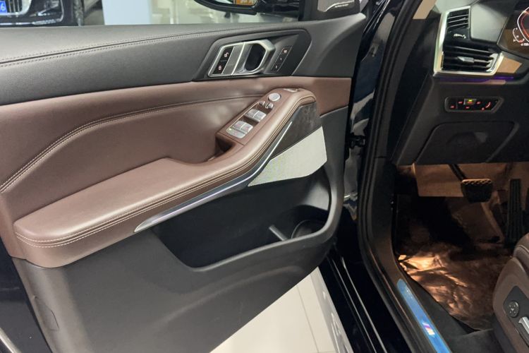 Used BMW X5 2022 xDrive 30Li Luxury M Sport Package Interior 8