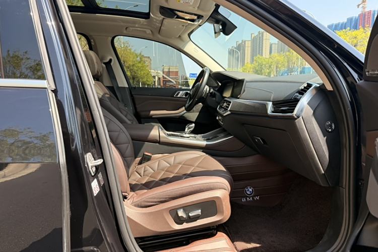 Used BMW X5 2022 Restyled xDrive 30Li M Sport Package Interior 8