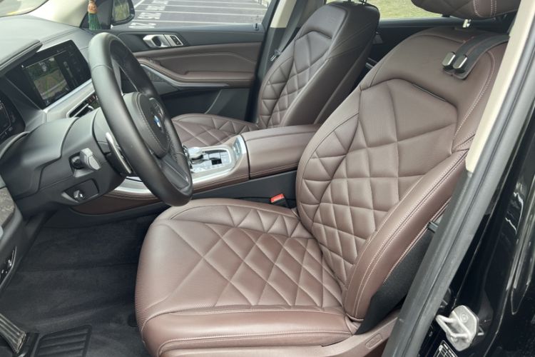 Used BMW X5 2022 xDrive 30Li M Sport Package Interior 8