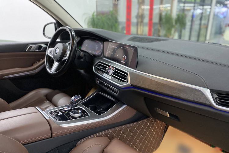 Used BMW X5 2022 xDrive30i M Sport Package Interior 9