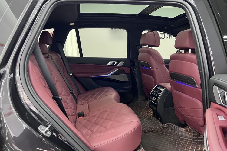 Used BMW X5 2022 Restyled xDrive 40Li Luxury Edition M Sport Package Interior 9