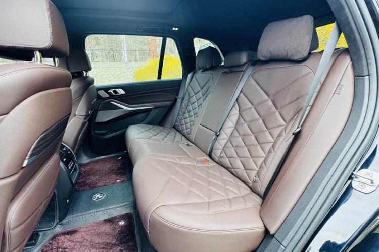 Used BMW X5 2022 xDrive 40Li M Sport Package Interior 9