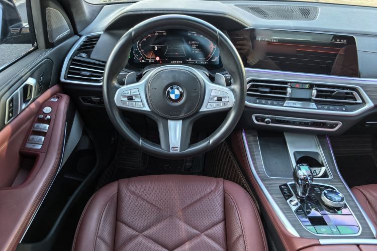 Used BMW X5 2022 Restyled xDrive 40Li M Sport Package Interior 9