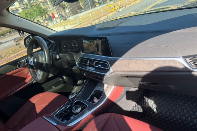 Used BMW X5 2022 Restyled xDrive 30Li Luxury Version M Sport Package Interior 9