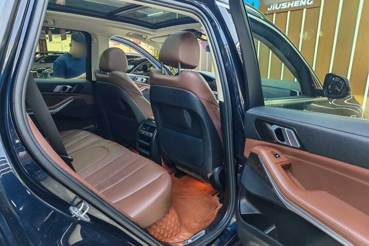 Used BMW X5 2022 xDrive30i M Sport Package Interior 9