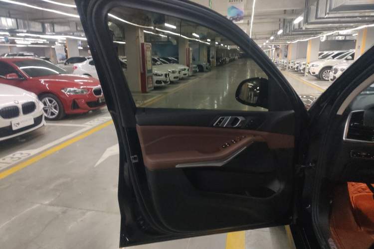 Used BMW X5 2022 xDrive30i M Sport Package Left Front Door Interior
