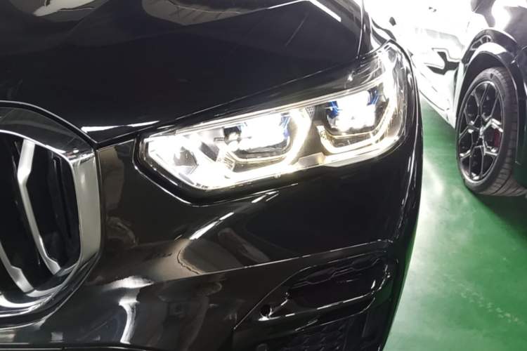 Used BMW X5 2022 xDrive40i Luxury Edition M Sport Package Left Front Headlight