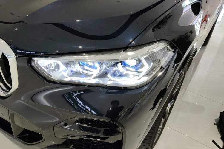 Used BMW X5 2022 xDrive40i Luxury Edition M Sport Package Left Front Headlight