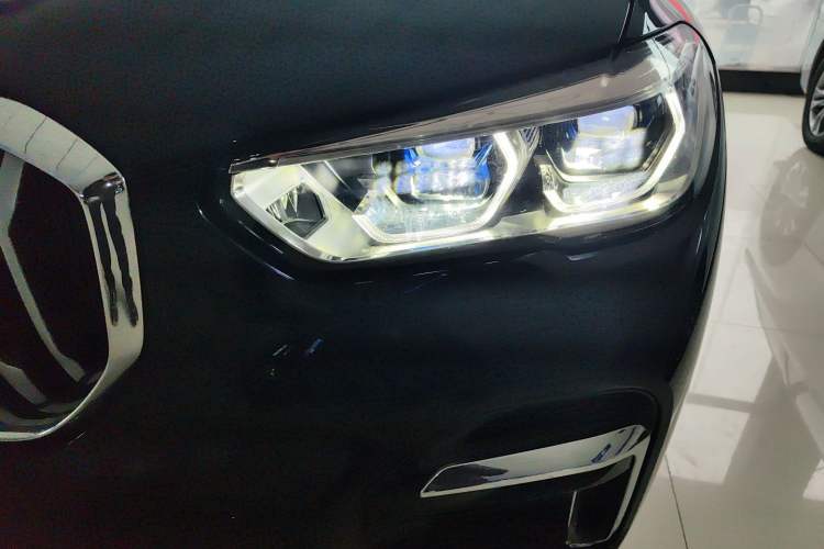 Used BMW X5 2022 Restyled xDrive 30Li Luxury Version M Sport Package Left Front Headlight