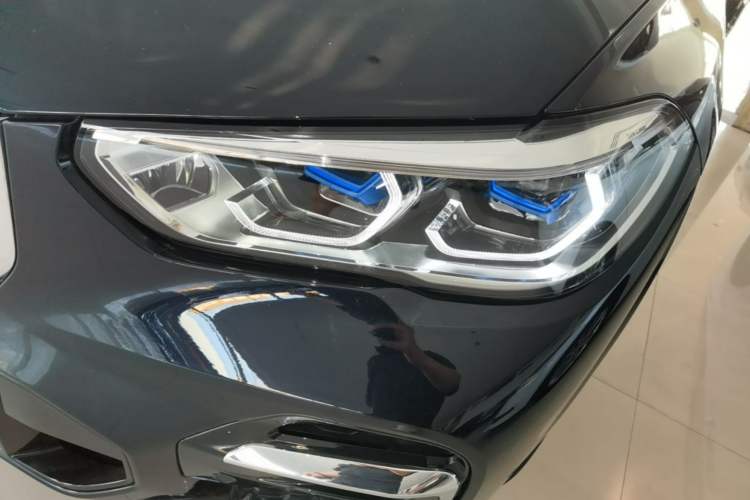 Used BMW X5 2022 Restyled xDrive 30Li Luxury Version M Sport Package Left Front Headlight