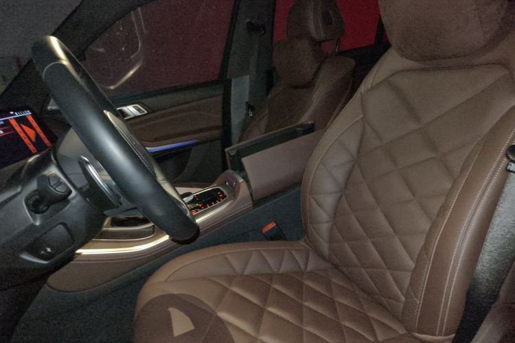 Used BMW X5 2022 Restyled xDrive 30Li Luxury Version M Sport Package Left Front Seat