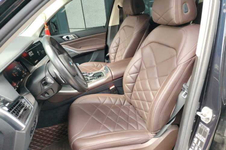 Used BMW X5 2022 xDrive 30Li Luxury M Sport Package Left Front Seat