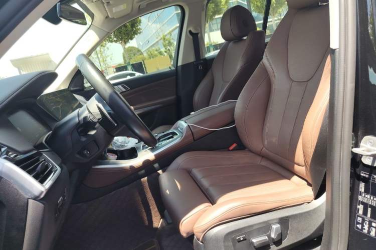Used BMW X5 2022 xDrive40i M Sport Package Left Front Seat