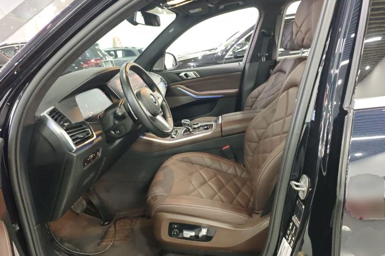 Used BMW X5 2022 Restyled xDrive 40Li M Sport Package Left Front Seat