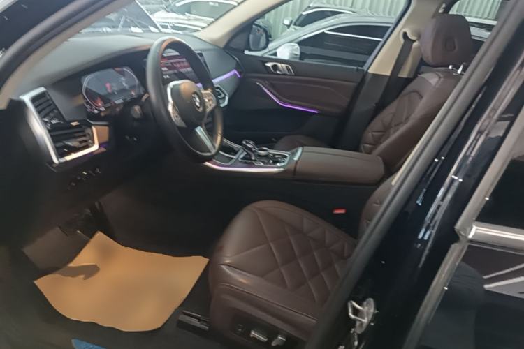 Used BMW X5 2022 Restyled xDrive 30Li M Sport Package Left Front Seat