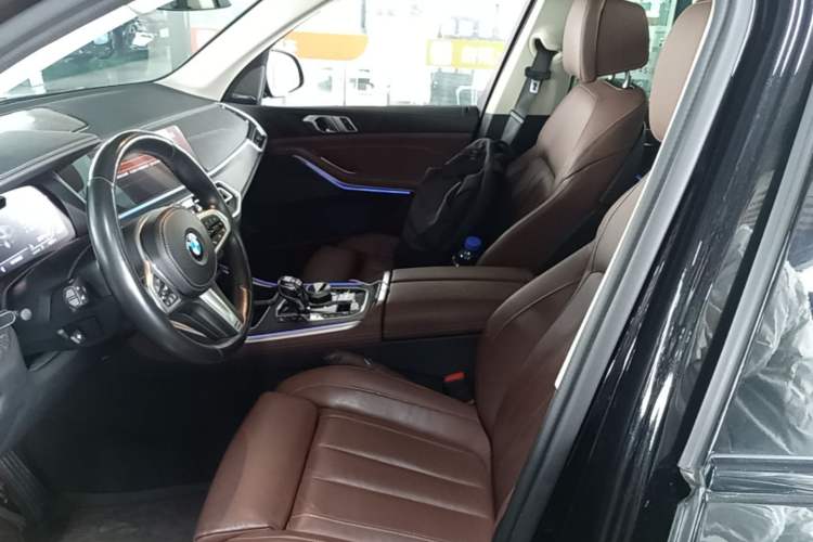 Used BMW X5 2022 xDrive40i Luxury Edition M Sport Package Left Front Seat