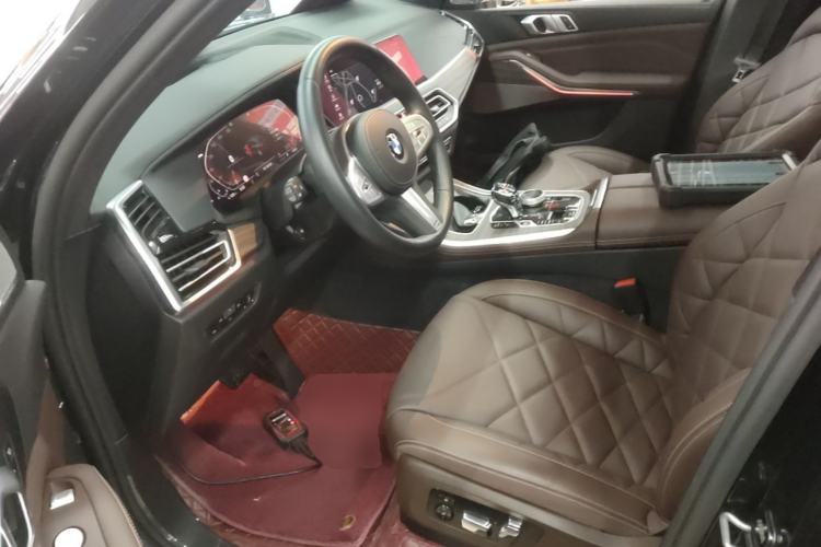 Used BMW X5 2022 Restyled xDrive 40Li M Sport Package Left Front Seat
