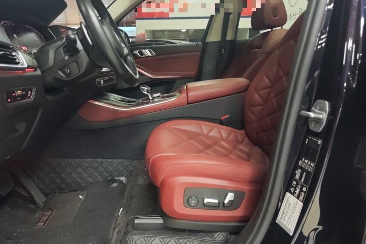 Used BMW X5 2022 xDrive 30Li Luxury M Sport Package Left Front Seat